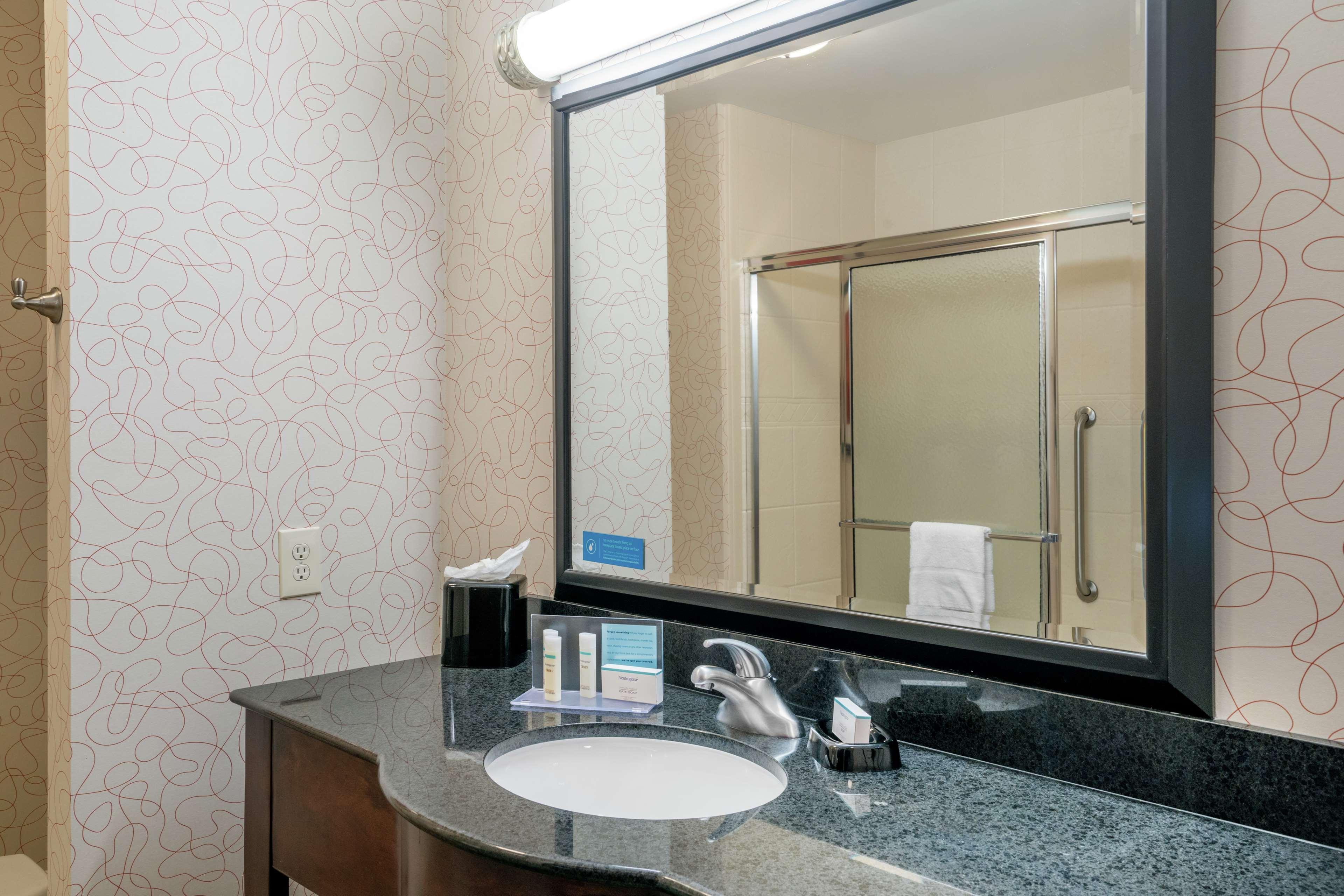 סנדסטון Hampton Inn Richmond - Airport מראה חיצוני תמונה