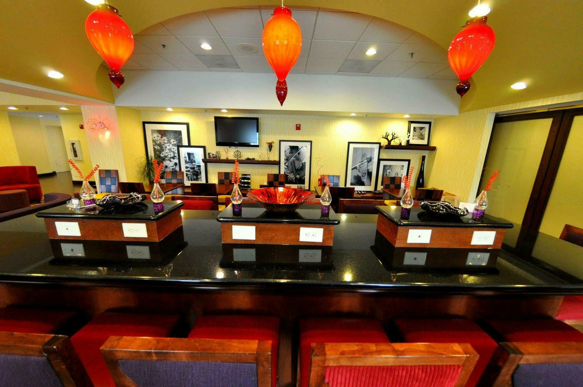 סנדסטון Hampton Inn Richmond - Airport מראה פנימי תמונה